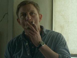 Daniel Craig, as Mikael Blomkvist, wears an Omega Aqua Terra watch in the movie 