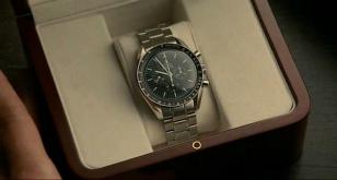 The gift box that Simon Pegg's character receives contains an Omega Speedmaster 