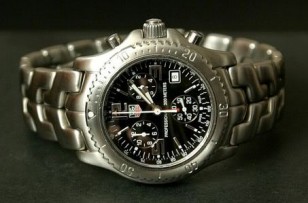 A TAG Heuer Link Chronograph from 2001, the same model as seen in three Bourne movies