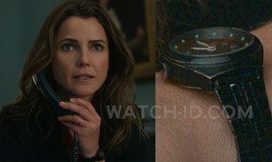 Keri Russell wears a black small watch in the Netflix series The Diplomat.