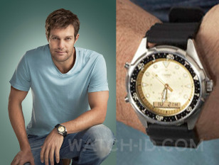 Geoff Stults wears the gold dial version of the Casio AMW-320 with a black resin band in The Finder (2011).