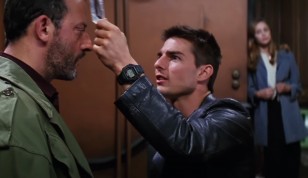 Tom Cruise as Ethan Hunt wears a Casio DW290-1V in Mission: Impossible.