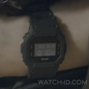 Close-up of the watch worn by Florence Pugh in Black Widow