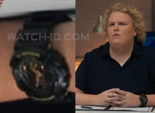 Fortune Feimster wears an ana-digi Casio G-Shock GA-100 watch in the Netflix seriers FUBAR (2023).