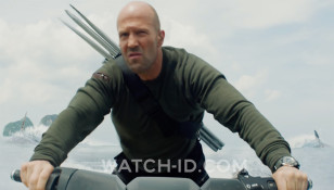 Jason Statham wears a CWC 1980 Royal Navy Divers Automatic Reissue watch in Meg 2: The Trench (2023).