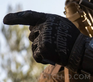 Jake Gyllenhaal also wears Mechanix Wear Original Covert Tactical Work Gloves.