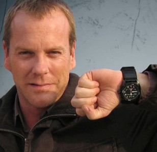 Kiefer Sutherland showing off the MTM Black Hawk watch with velcro strap that he wears in 24.