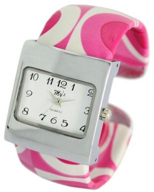 A similar watch as seen in the film, but slightly different bracelet design